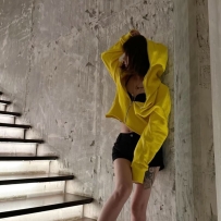 湿老师→火爆回归→本人照